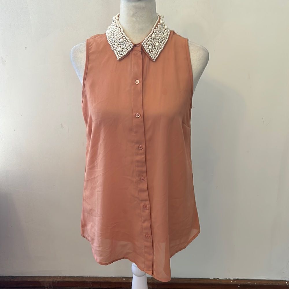 dizzy lizzy apricot sleeveless blouse with faux pearl collar Size S